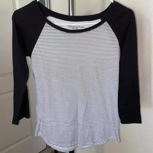 American Eagle Mid-Long Sleeve Shirt